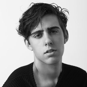 Meet your Posher, Simon